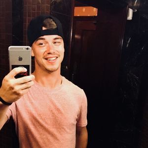 Meet your Posher, Jonathan